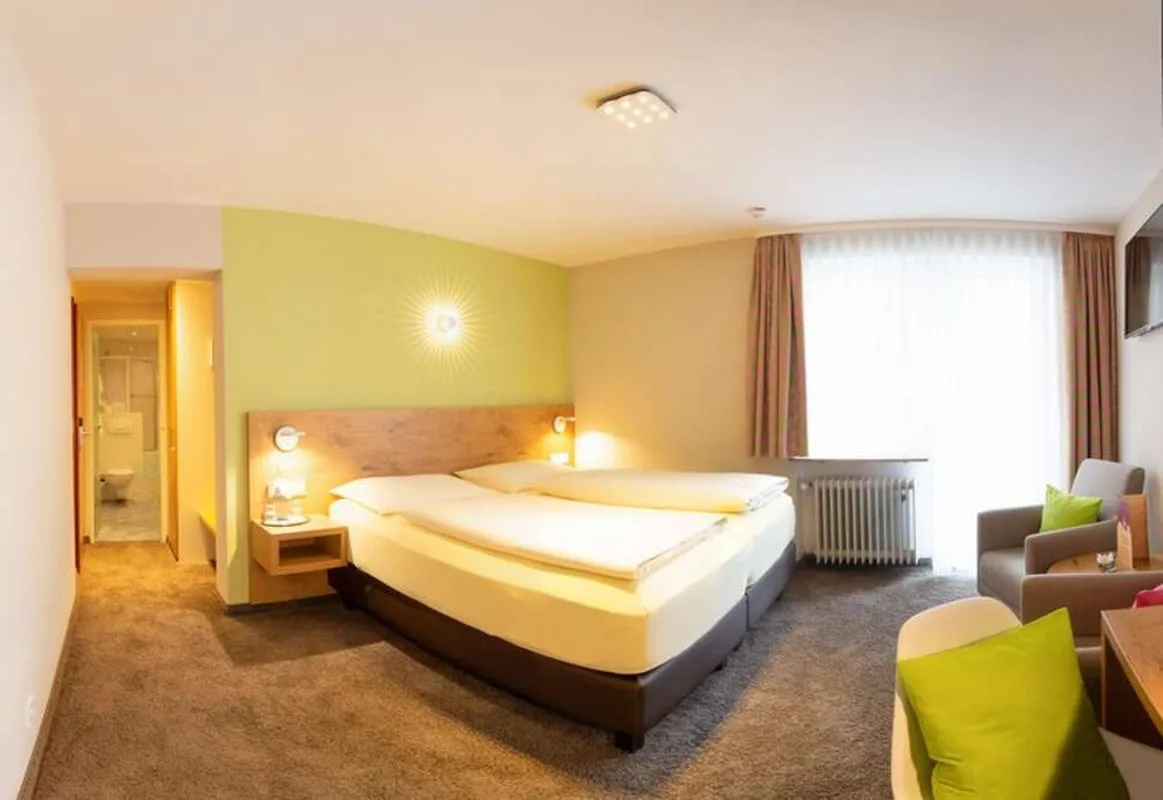 Hotel Azenberg — hoofdfoto