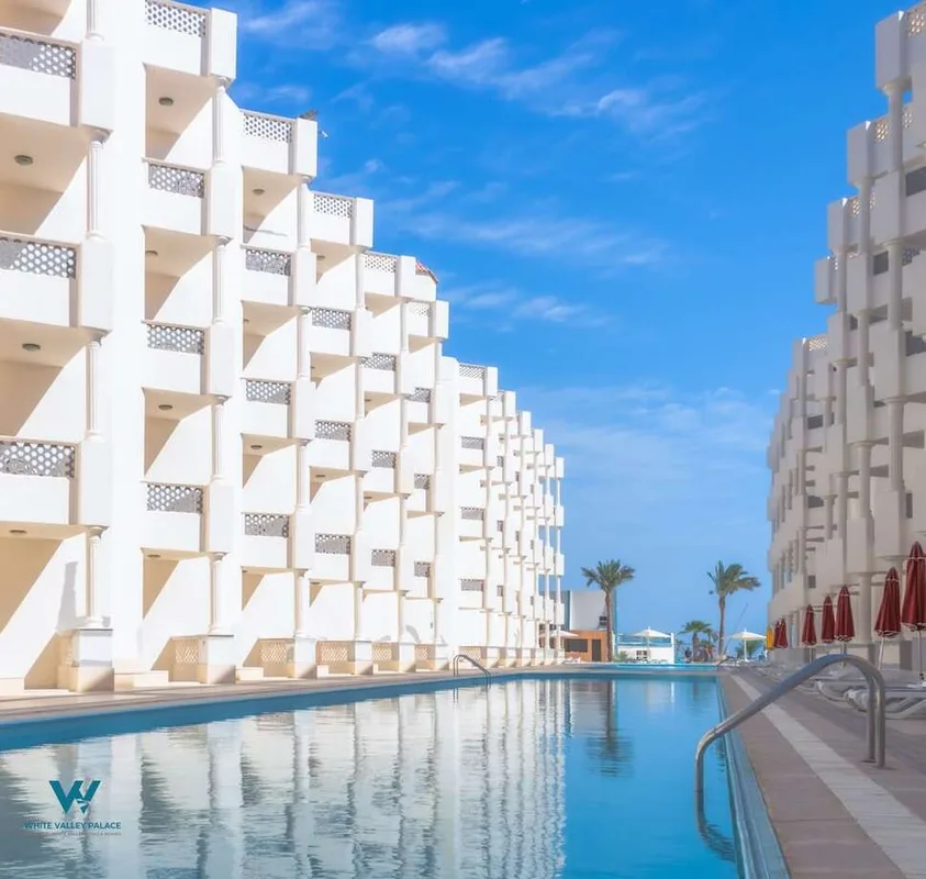White Valley Palace — hoofdfoto