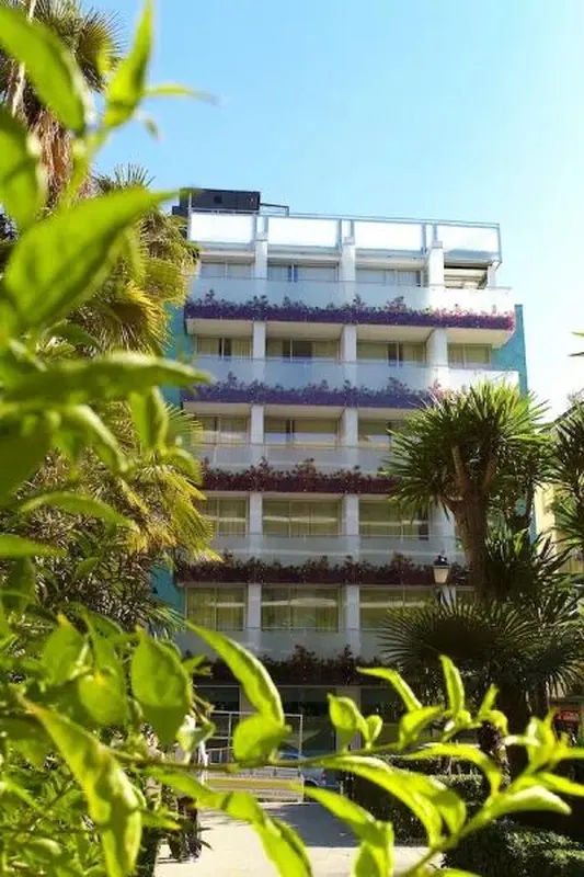 Oasis Plaza — hoofdfoto