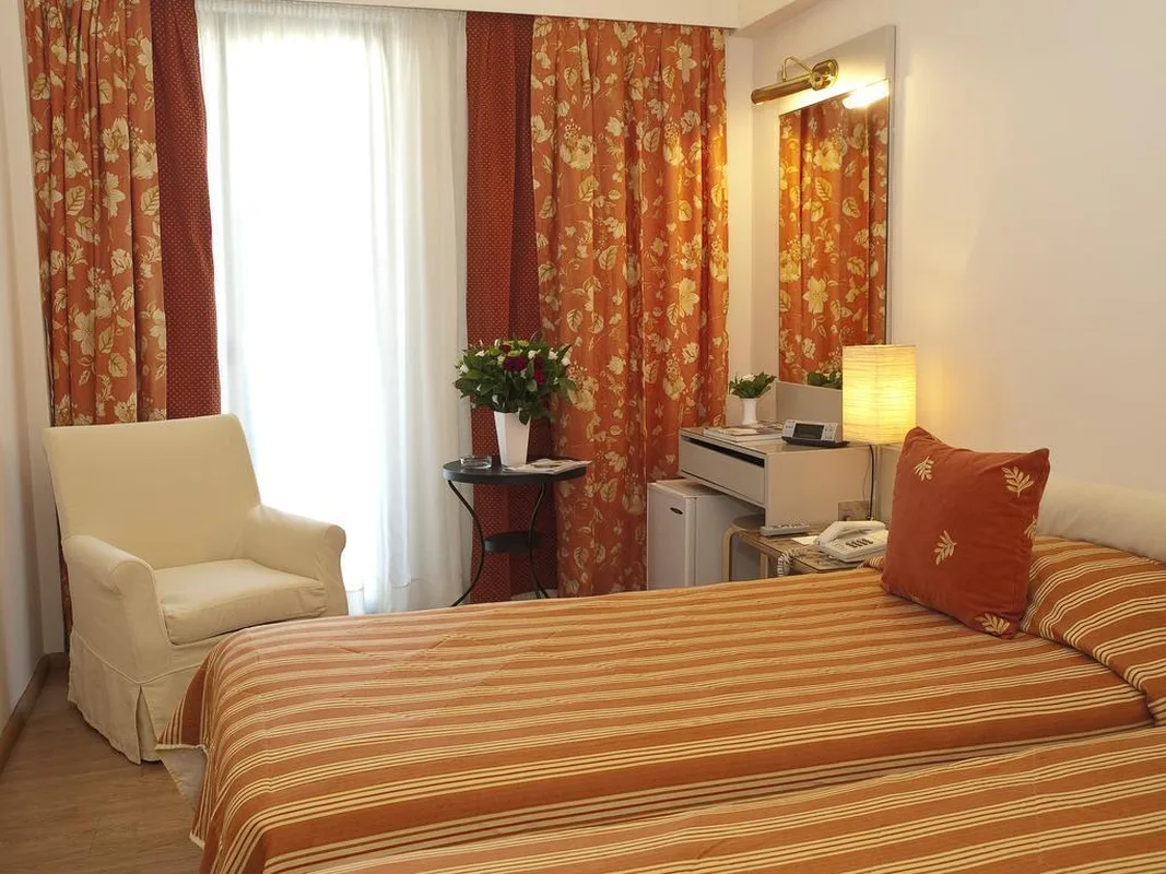 The Park Hotel Piraeus — hoofdfoto
