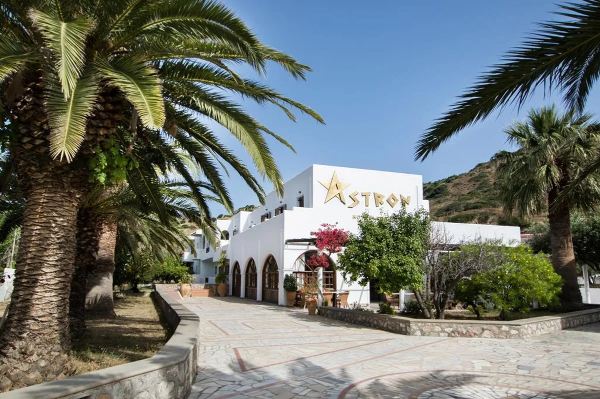 Astron Hotel - Bungalows — hoofdfoto