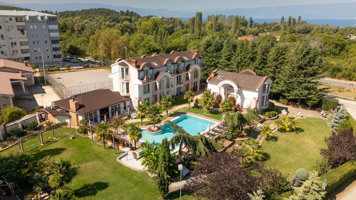 Aleksandar Villa — hoofdfoto