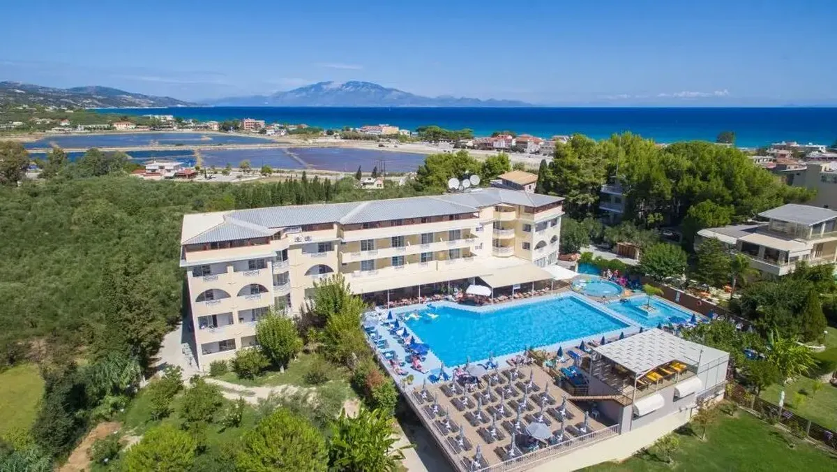 Koukounaria Hotel & Suites — hoofdfoto