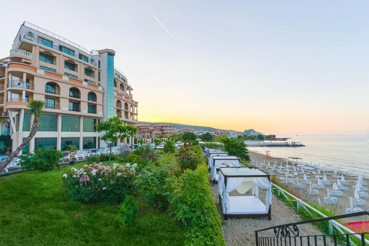 Grand Hotel Sveti Vlas — hoofdfoto