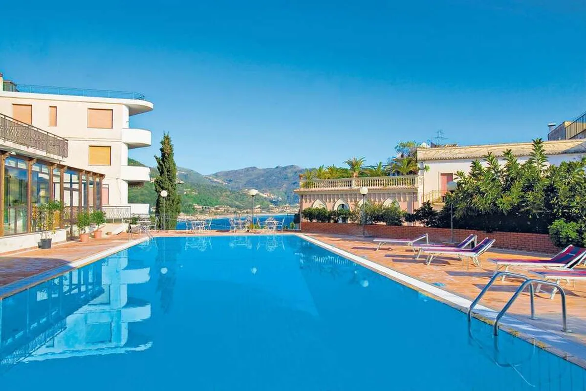 Villa Esperia — hoofdfoto