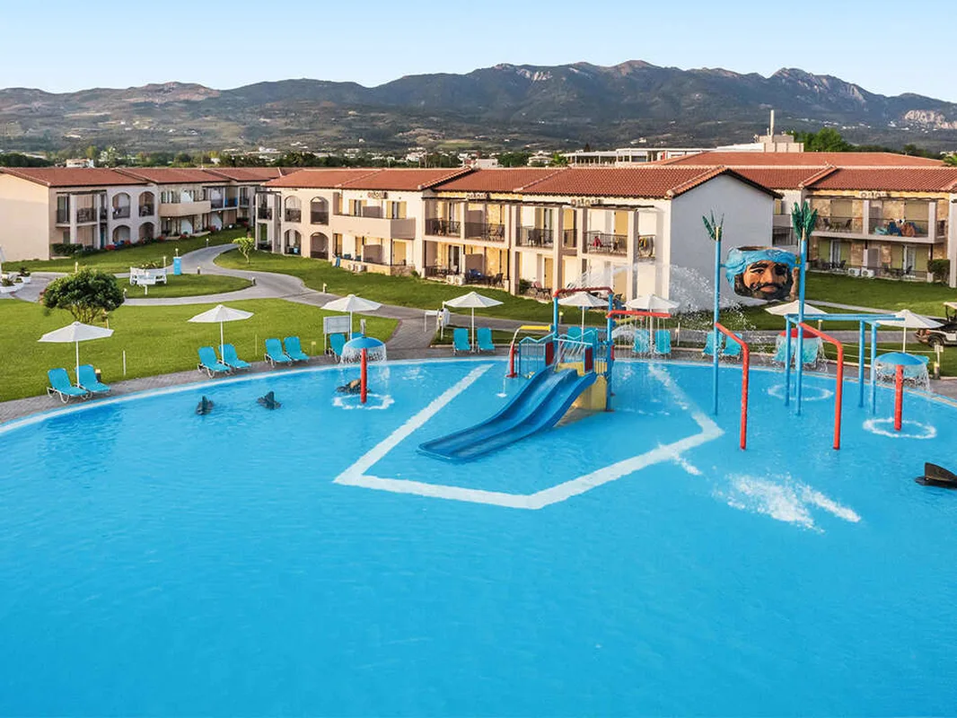 White Olive Marine Aquapark — hoofdfoto
