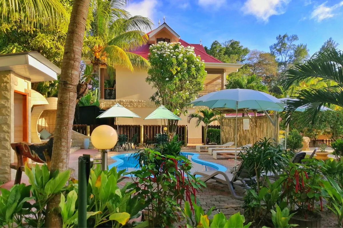 Casa de Leela Guesthouse & CocoLux Apartments — hoofdfoto