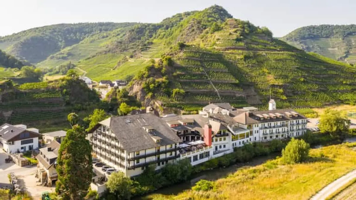 MayHotel — hoofdfoto