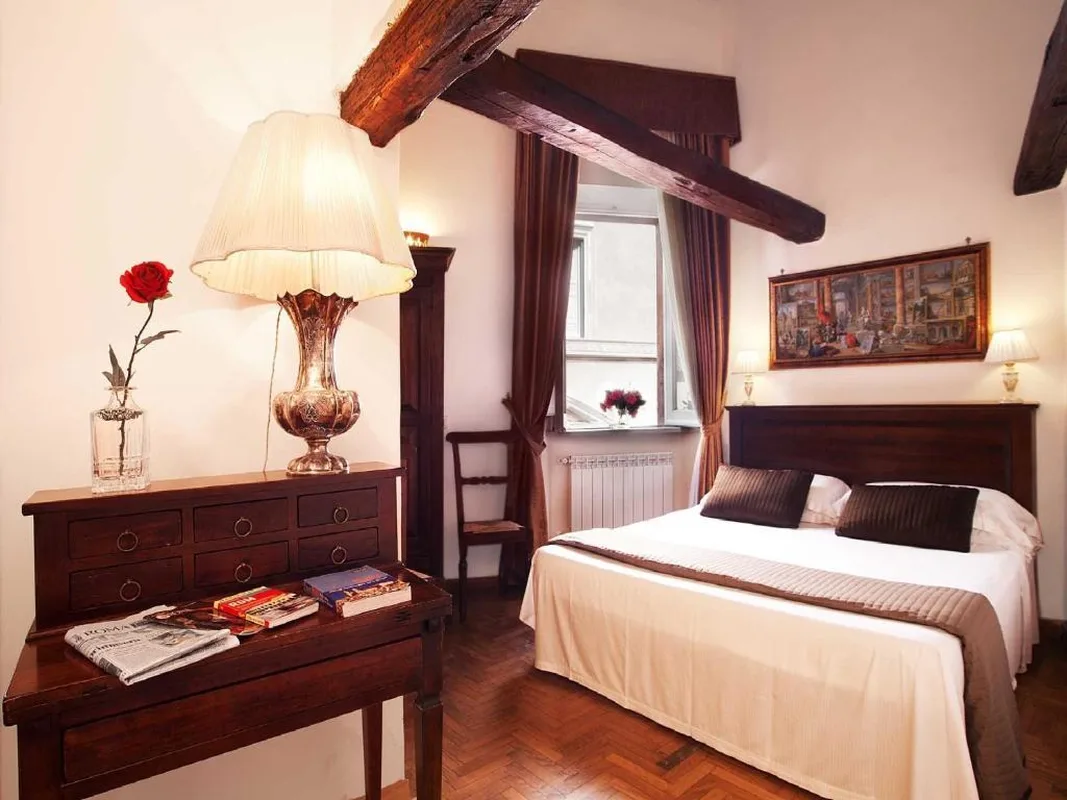 Pantheon Inn — hoofdfoto