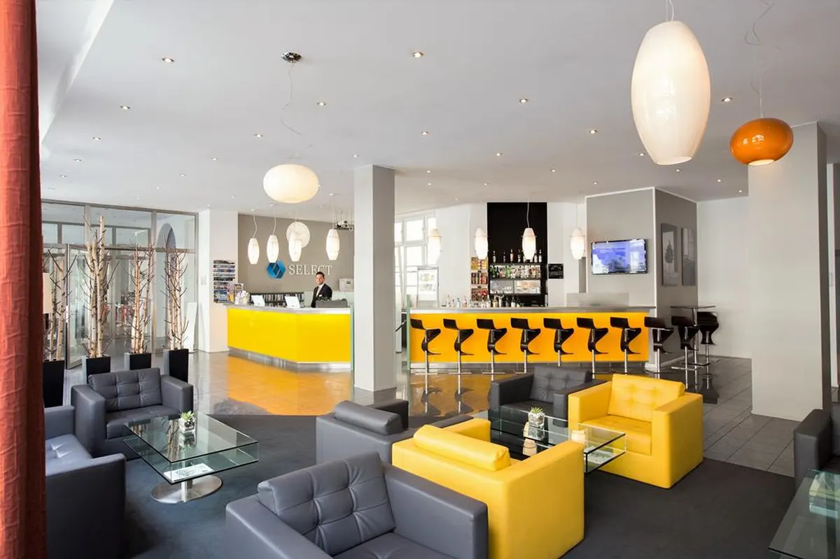 Select Checkpoint Charlie — hoofdfoto