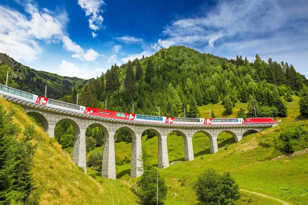15-daagse rondreis per trein Glacier, Gotthard en Bernina Express in stijl — hoofdfoto