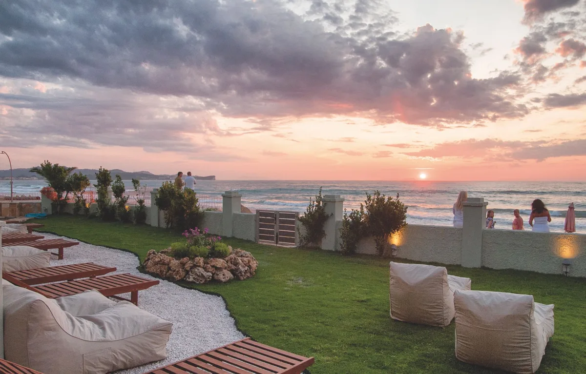 Cressida Seaside Apartments — hoofdfoto