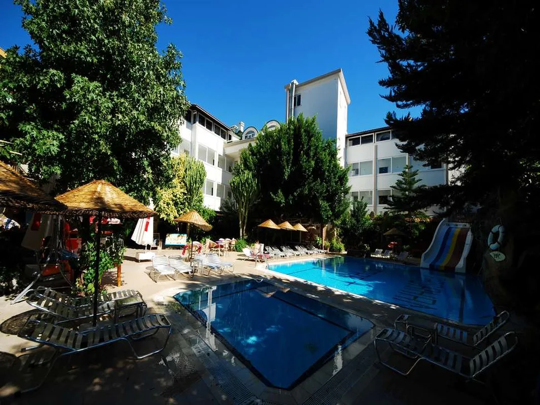 Aparthotel Pasahan — hoofdfoto