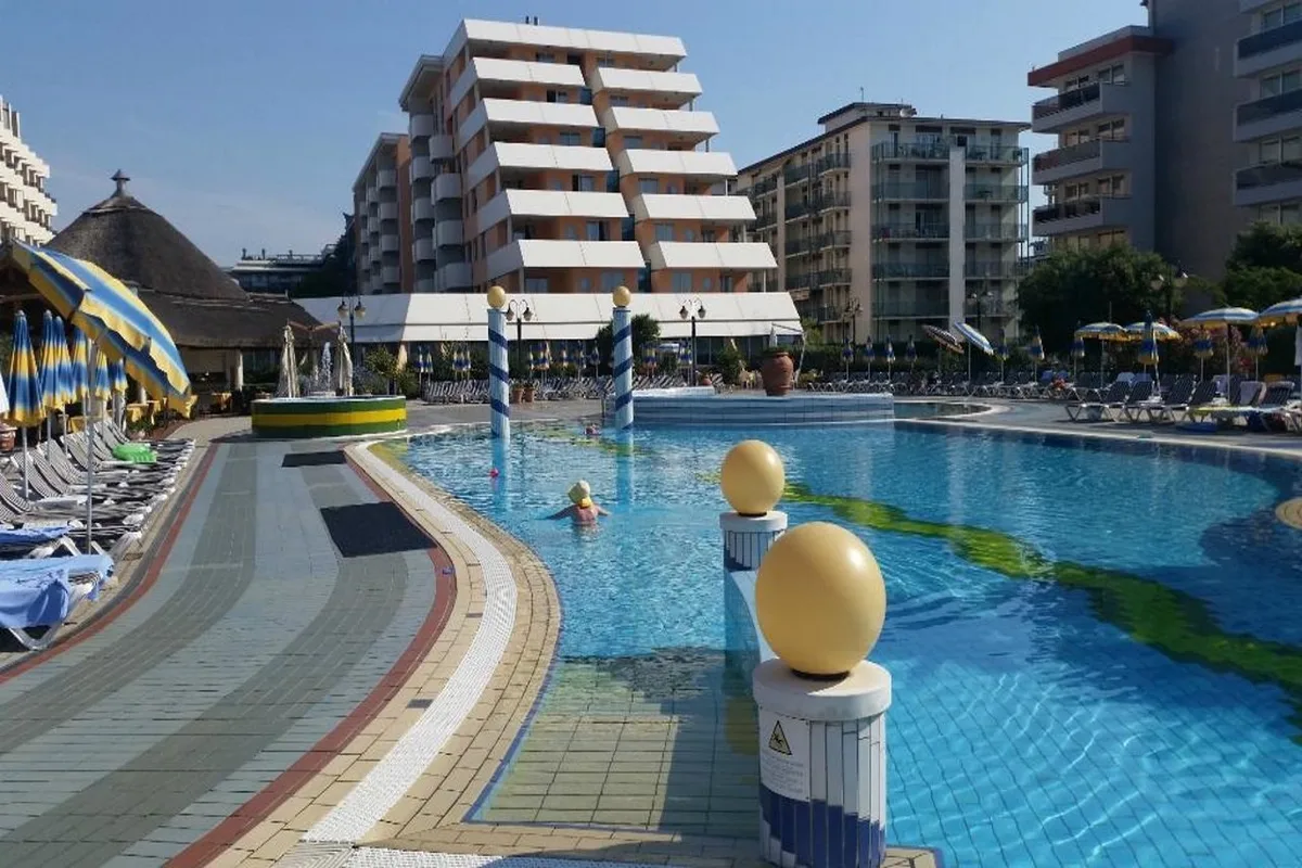 Holiday Aparthotel, hoofdfoto