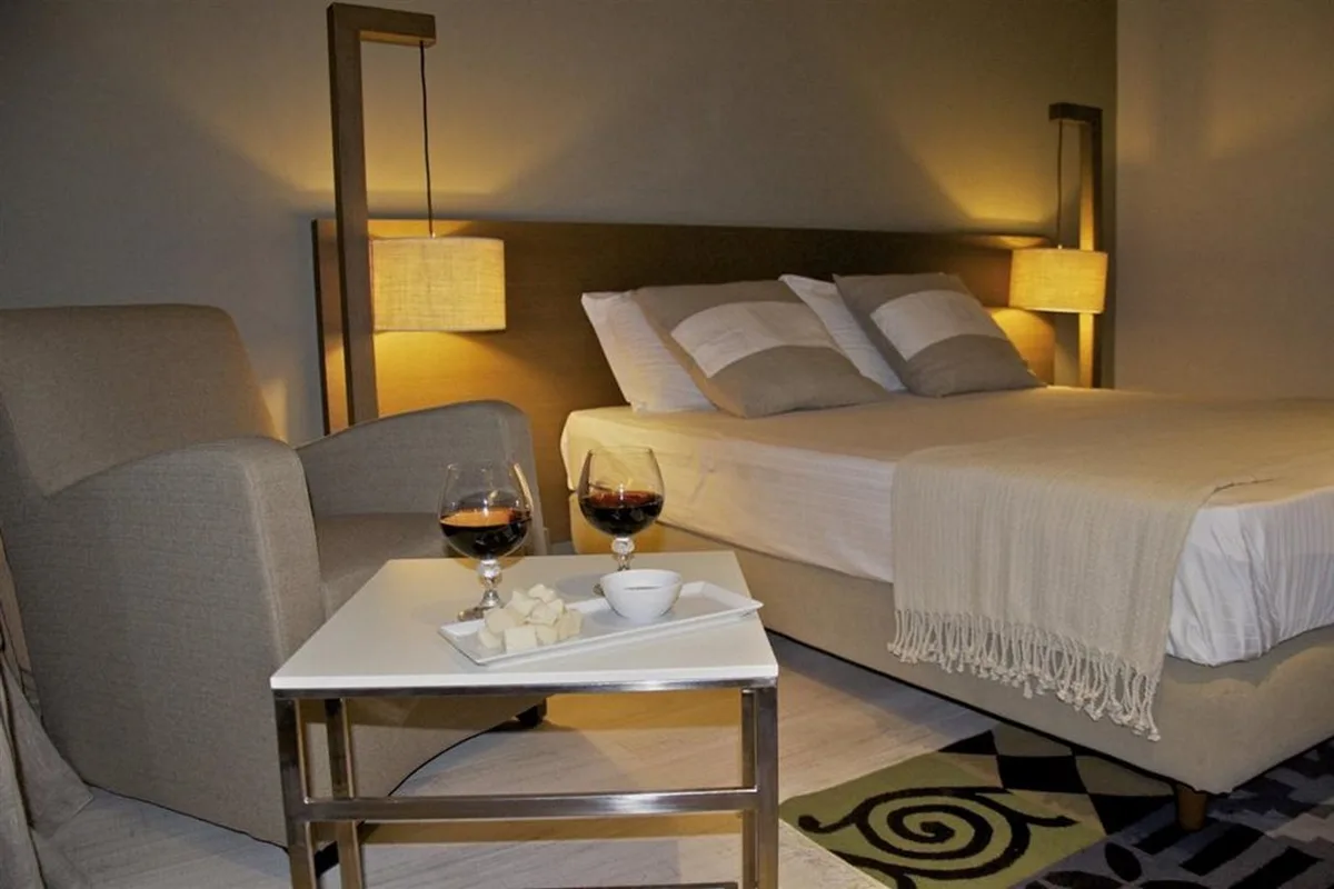 Ino Hotel & Suites — hoofdfoto