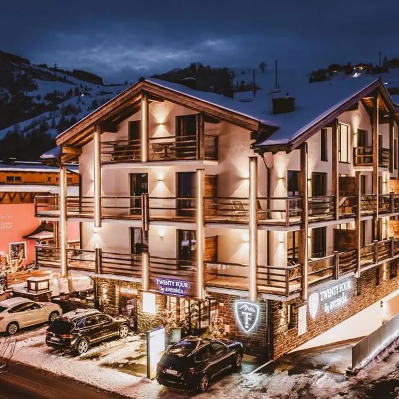 24 by Avenida — hoofdfoto