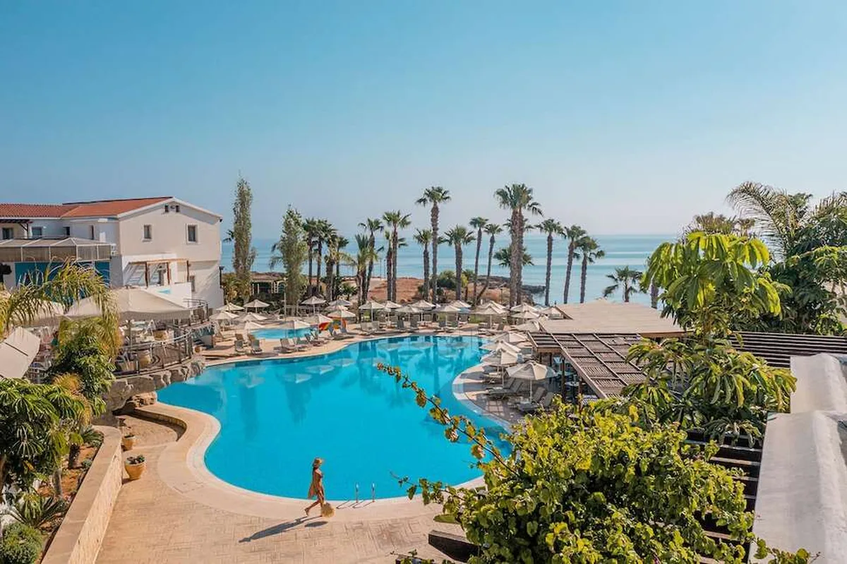 Louis Althea Beach, hoofdfoto