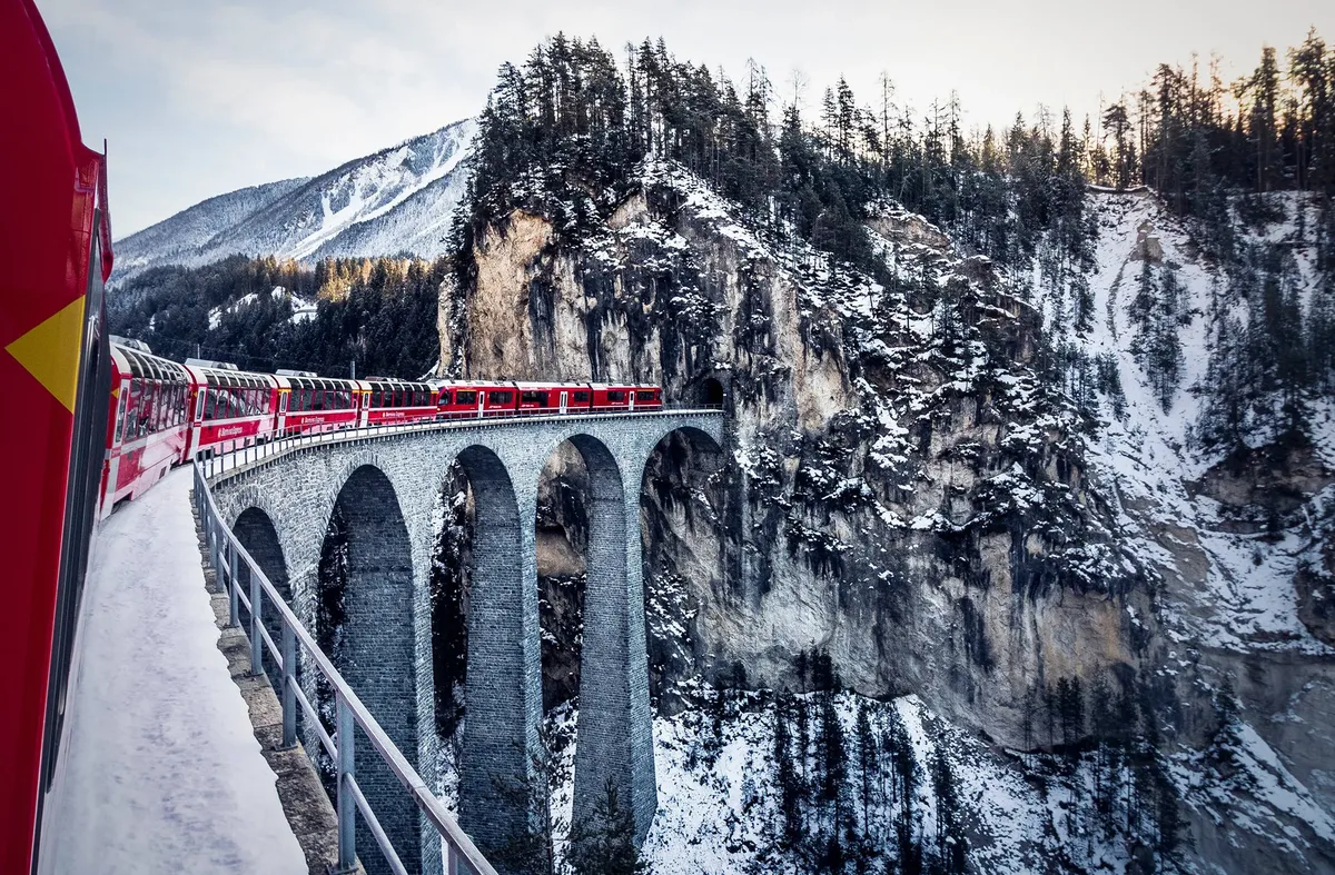Winter met de Glacier- en Bernina Express — hoofdfoto