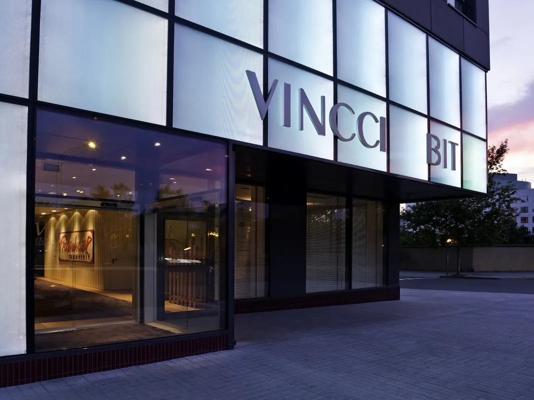 VINCCI Bit, hoofdfoto