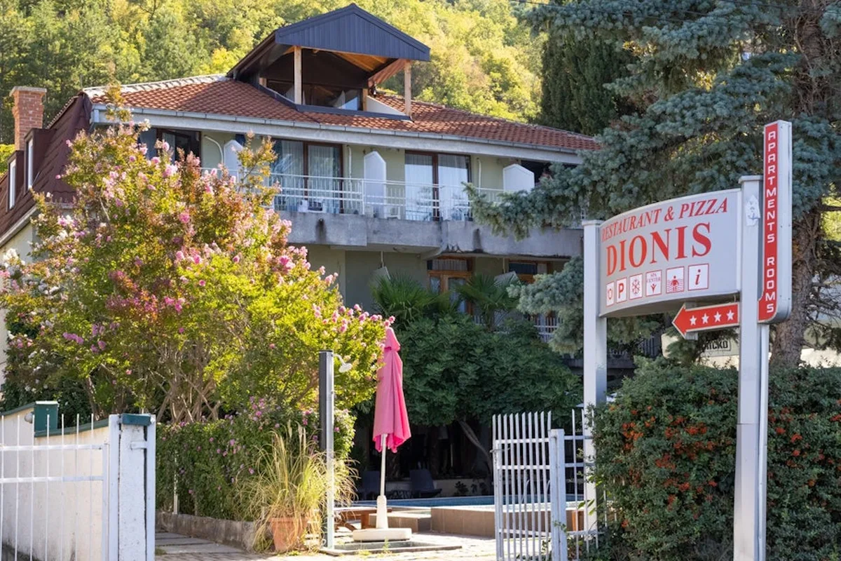 Villa Dionis — hoofdfoto
