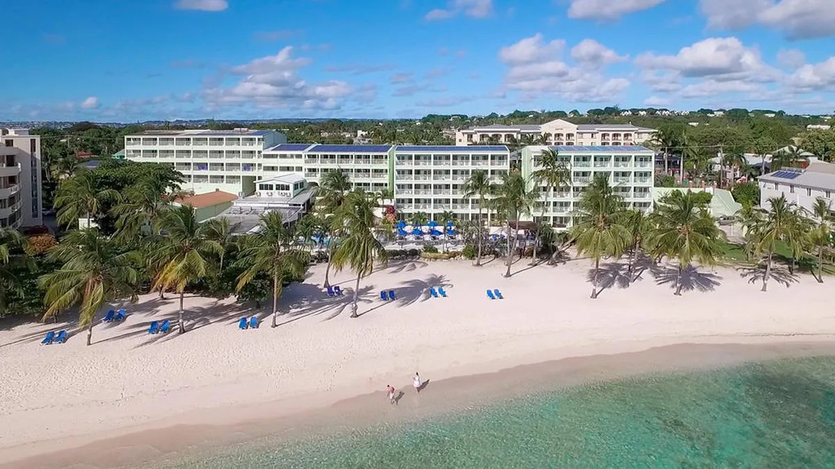 Coconut Court Beach Hotel — hoofdfoto