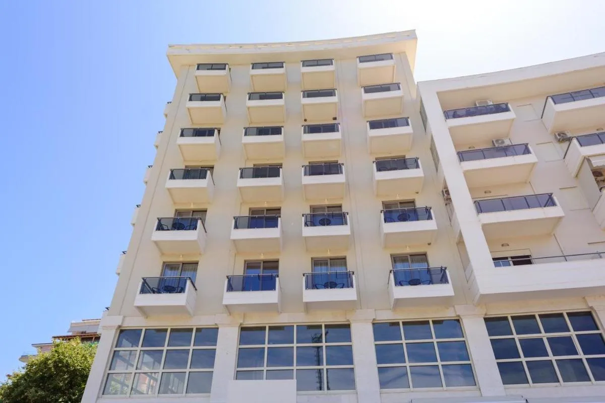 Navy Hotel — hoofdfoto