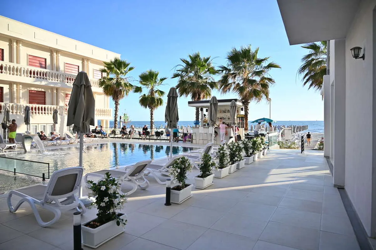 Adria Palace Durres — hoofdfoto