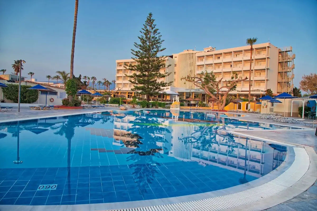 Atlantis Hotel — hoofdfoto