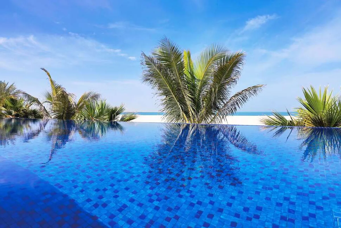 The Ritz-Carlton Ras Al Khaimah Al Hamra Beac — hoofdfoto