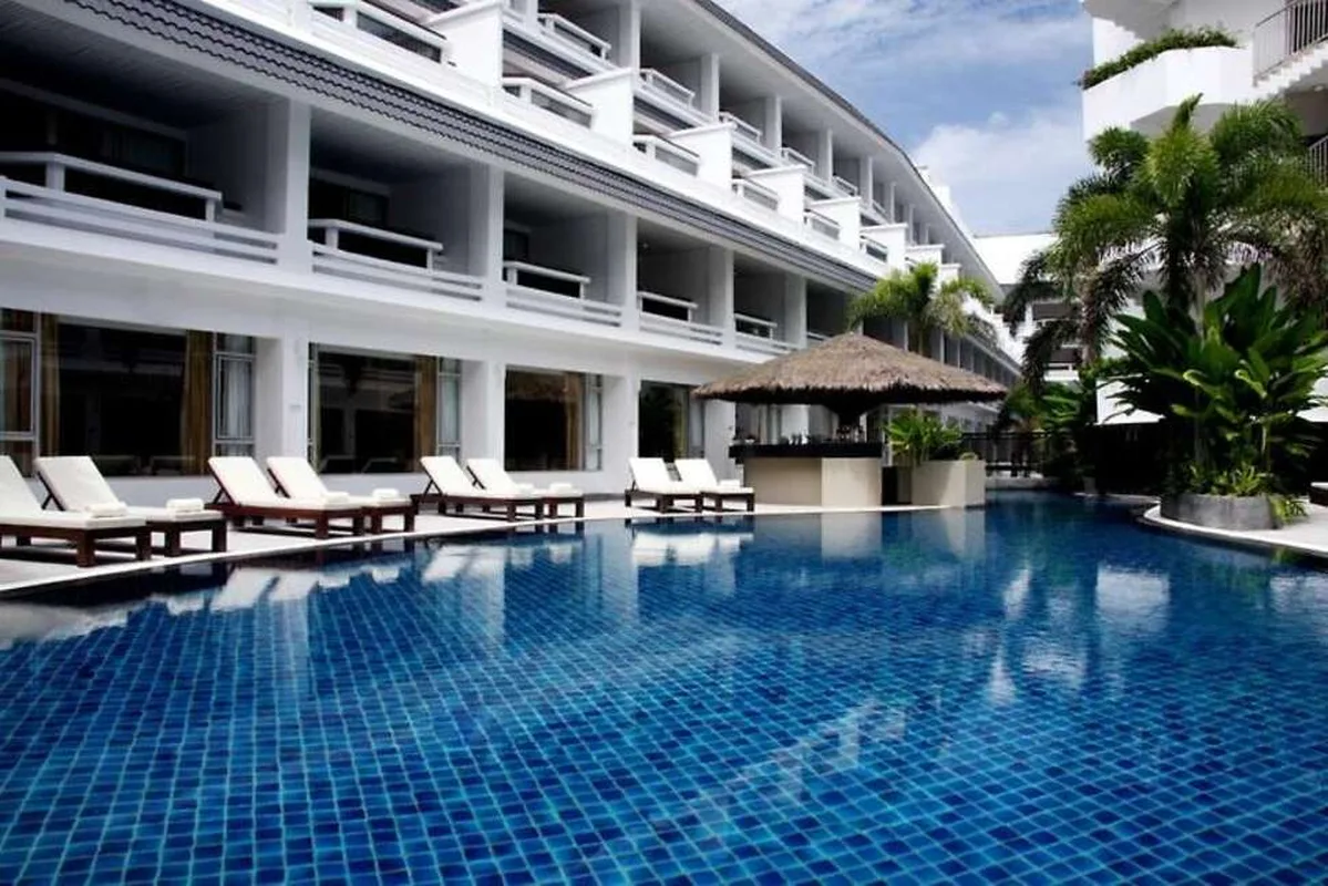 Radisson RED Phuket Patong Beach — hoofdfoto