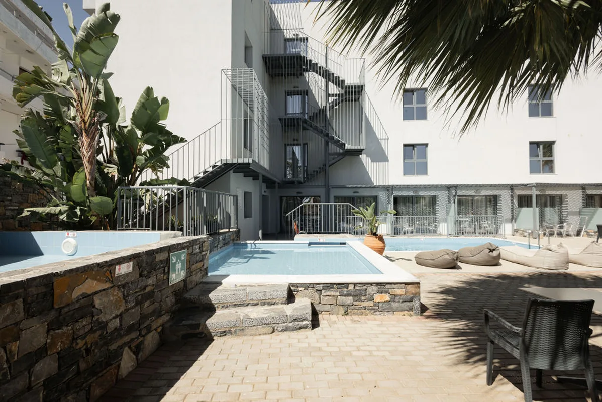 Pollis Hotel — hoofdfoto