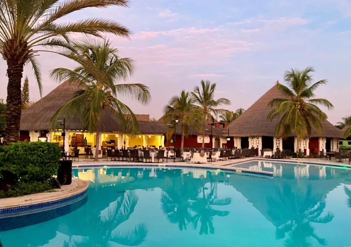 Royam Hotel — hoofdfoto
