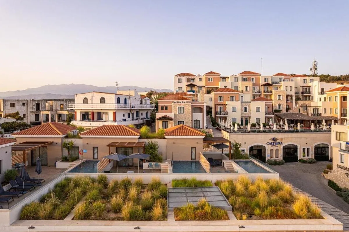 Caldera Village — hoofdfoto