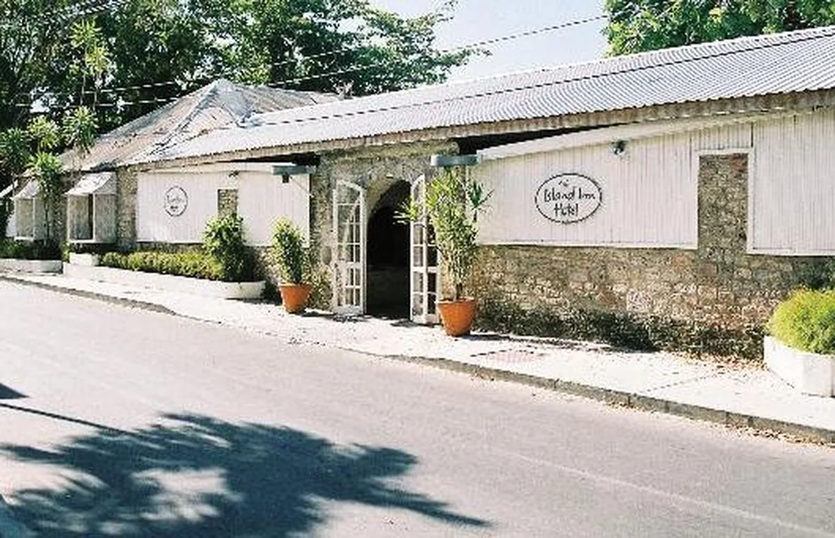 Island Inn Hotel — hoofdfoto
