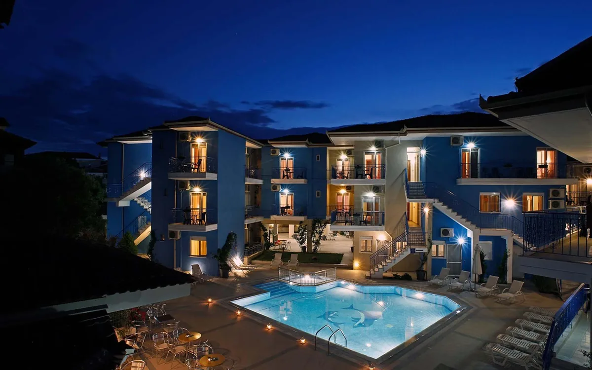 Stratos Hotel — hoofdfoto