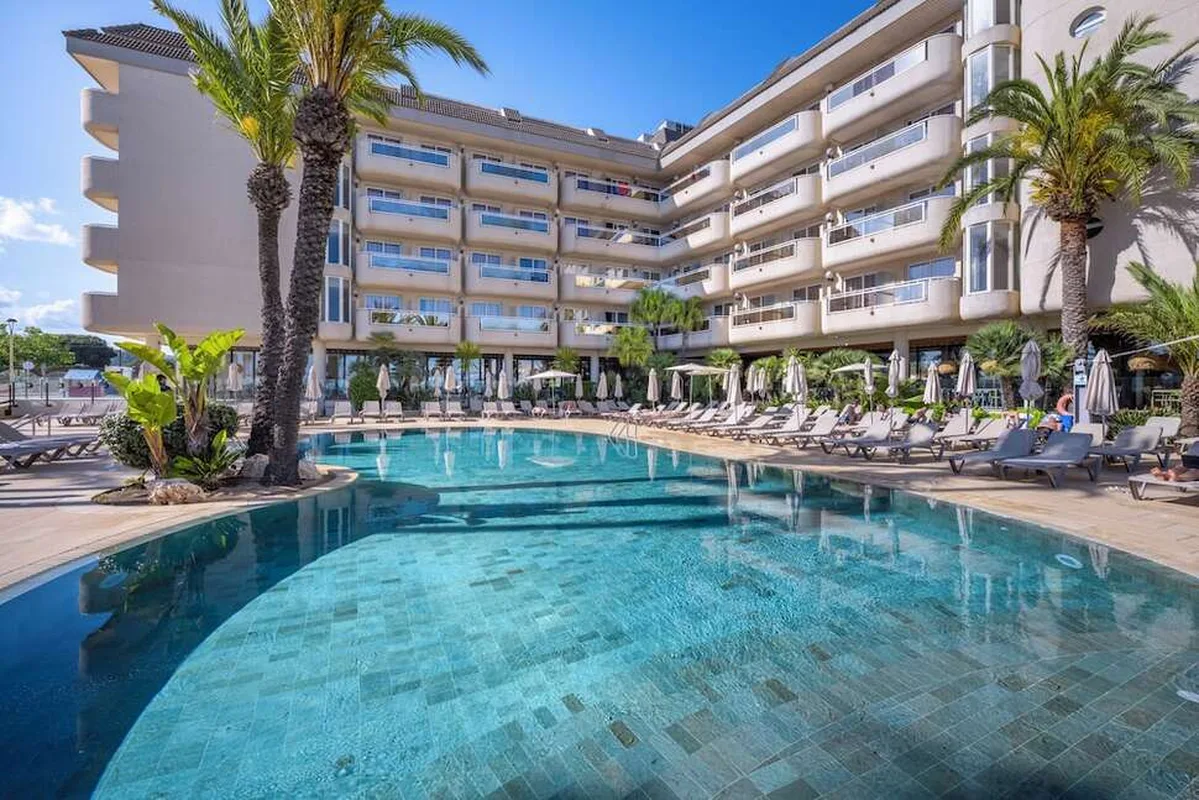 Caprici Beach Hotel & Spa — hoofdfoto