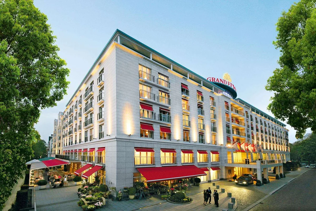Grand Elysee Hamburg — hoofdfoto