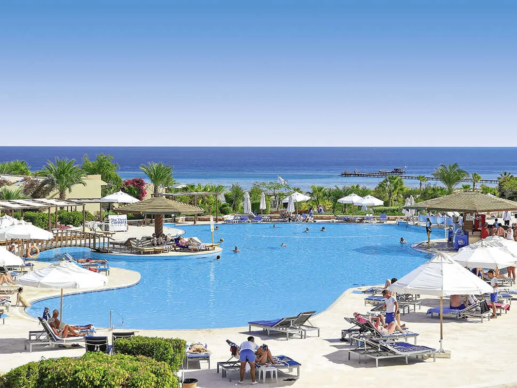 The Three Corners Fayrouz Plaza Beach Resort — hoofdfoto
