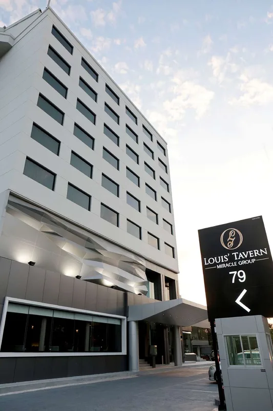 Louis' Tavern Hotel — hoofdfoto