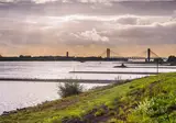 Het land van Maas en Waal foto 2