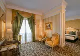 Royal Rose Abu Dhabi, a Curio Collection by Hilton Affiliated Hotel foto 3