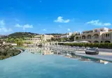 Kalfayan Cove foto 1