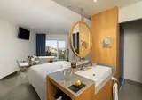 Fly & Go Higueron Hotel Malaga, Curio Collection by Hilton foto 14