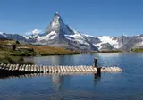 Zwitserse bergtoppen en meren foto 7