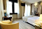 Pierre Milano foto 28