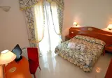 Ambasciata foto 8