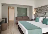 Ramada Hotel & Suites by Wyndham Ayia Napa foto 6
