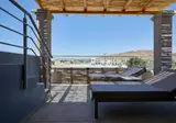 Sea Breeze Santorini Beach Resort, Curio Collection by Hilton foto 3
