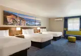 Days Inn & Suites by Wyndham Anaheim At Disneyland Park foto 30