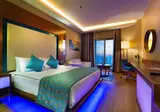 Ramada Hotel & Suites by Wyndham Kusadasi foto 13